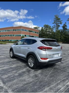 2016 Hyundai TUCSON SE