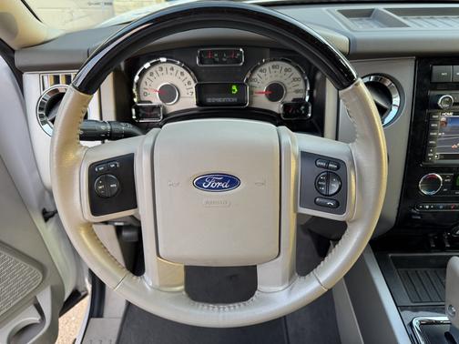White 2014 Ford Expedition Limited