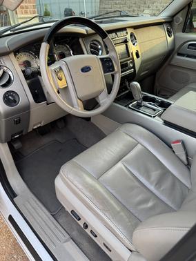 White 2014 Ford Expedition Limited