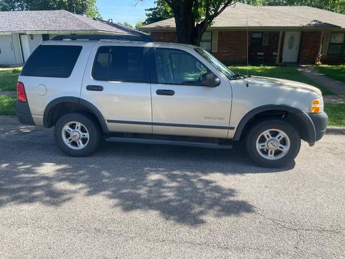2005 Ford Explorer XLS