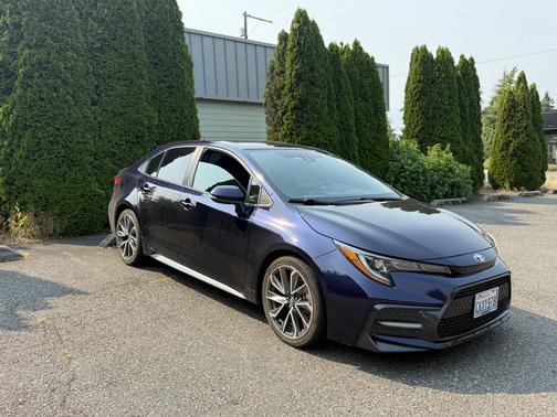 Blue 2022 Toyota Corolla SE