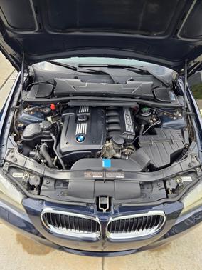 Blue 2010 BMW 328 i xDrive
