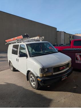 2005 GMC Safari Base