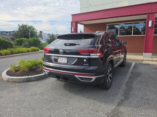 Black 2020 Volkswagen Atlas Cross Sport 3.6L V6 SEL Premium