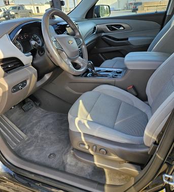 Black 2020 Chevrolet Traverse LT Cloth