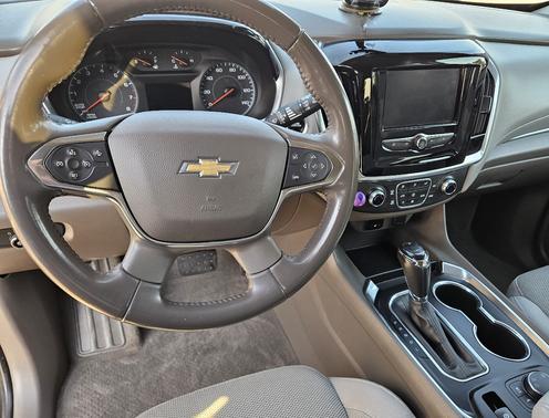 Black 2020 Chevrolet Traverse LT Cloth