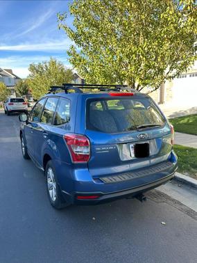 Blue 2015 Subaru Forester 2.5i