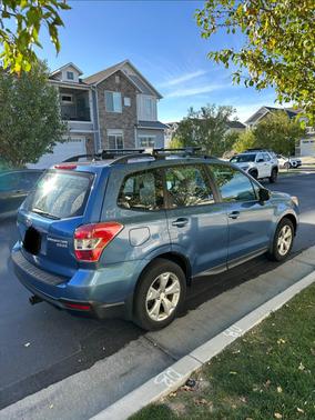 Blue 2015 Subaru Forester 2.5i