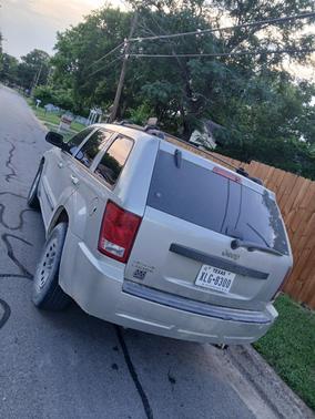 Beige 2008 Jeep Grand Cherokee Laredo