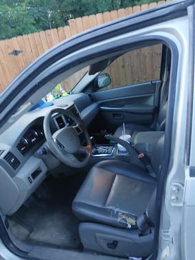 Beige 2008 Jeep Grand Cherokee Laredo