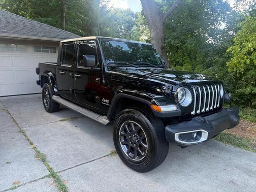 Black 2020 Jeep Gladiator Overland