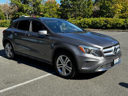 Gray 2015 Mercedes-Benz GLA-Class GLA 250 4MATIC
