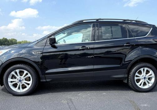 Black 2019 Ford Escape SEL