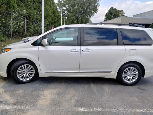 2015 Toyota Sienna XLE