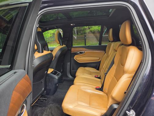 Blue 2017 Volvo XC90 T6 Inscription