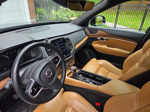 Blue 2017 Volvo XC90 T6 Inscription