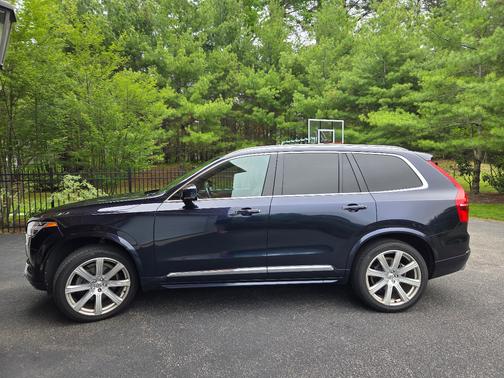 Blue 2017 Volvo XC90 T6 Inscription
