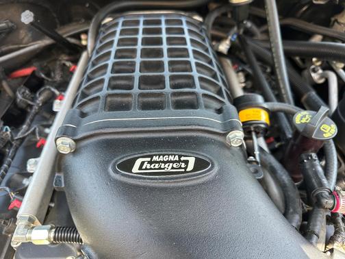 Black 2009 Dodge Challenger R/T