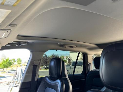 White 2021 Lincoln Aviator Reserve AWD