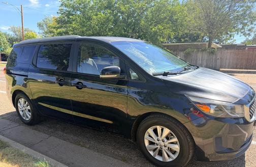 Black 2018 Kia Sedona LX