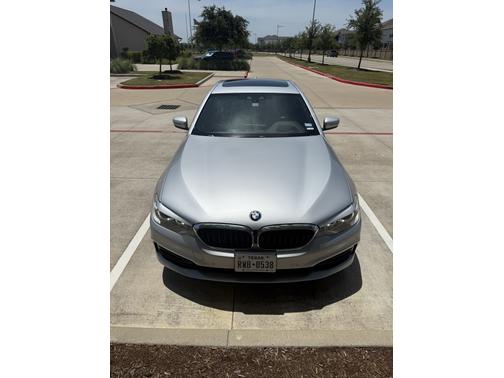 2019 BMW 530 i