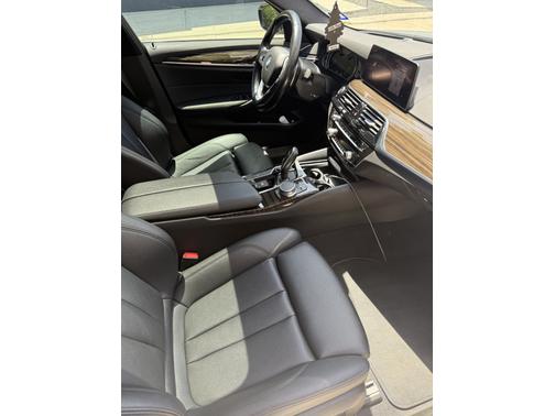 2019 BMW 530 i