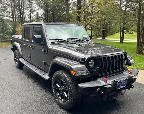 Gray 2022 Jeep Gladiator Sport S