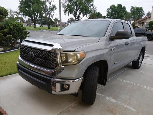 Gray 2019 Toyota Tundra SR5