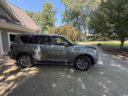 Gray 2018 INFINITI QX80 Base