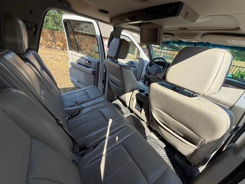 Beige 2007 Ford Expedition EL Limited
