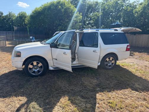 Beige 2007 Ford Expedition EL Limited