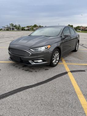 Gray 2017 Ford Fusion SE