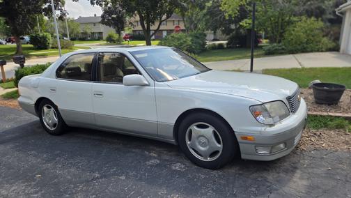 1999 Lexus LS 400 Base
