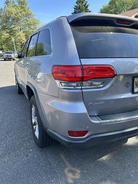 Silver 2016 Jeep Grand Cherokee Limited