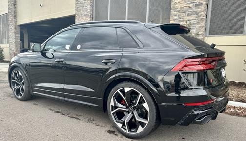 2023 Audi RS Q8 4.0T