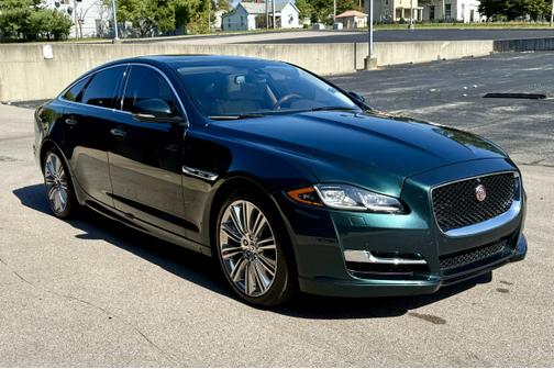 2016 Jaguar XJ XJ R-Sport
