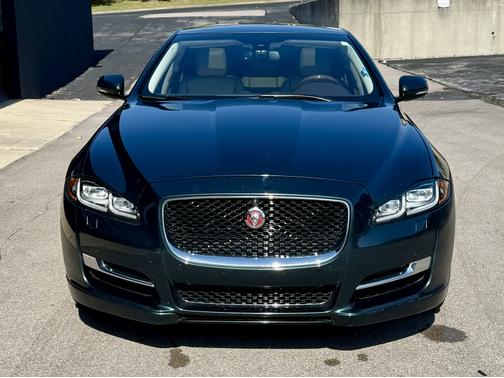 2016 Jaguar XJ XJ R-Sport