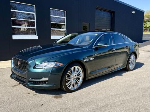 2016 Jaguar XJ XJ R-Sport