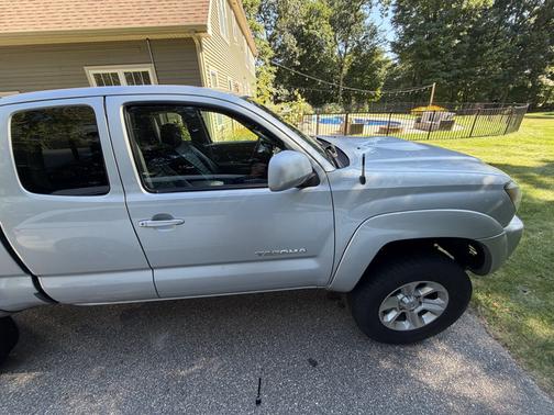Silver 2007 Toyota Tacoma Access Cab