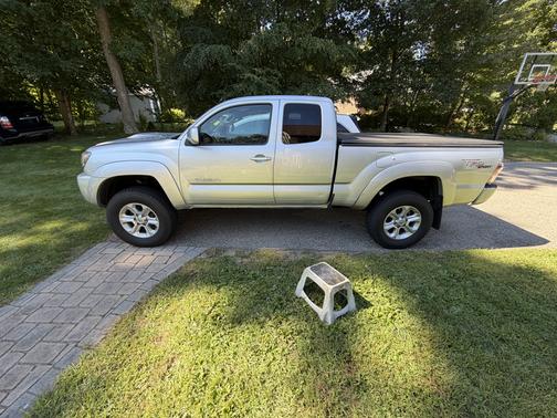 Silver 2007 Toyota Tacoma Access Cab
