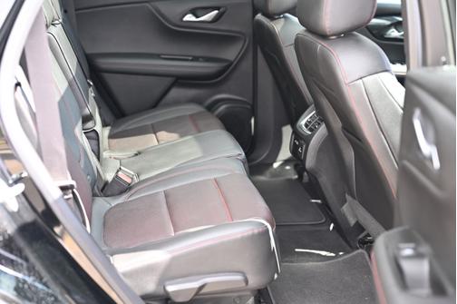 Photo 4 of 7 of 2021 Chevrolet Blazer RS