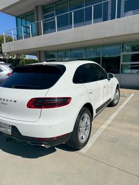 White 2017 Porsche Macan Macan