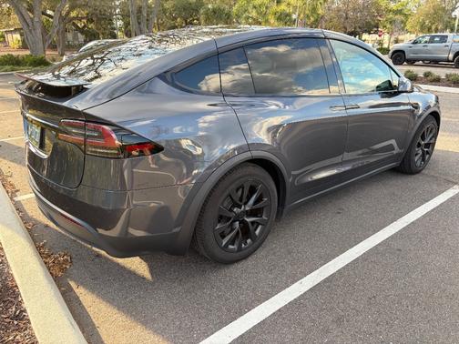 2023 Tesla Model X Base