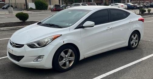 White 2013 Hyundai ELANTRA GLS