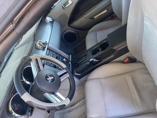 2006 Ford Mustang Base
