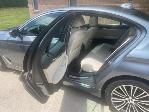 Gray 2018 BMW 530e xDrive iPerformance