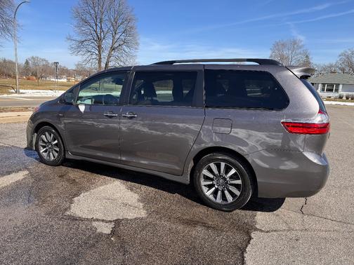 2019 Toyota Sienna Limited