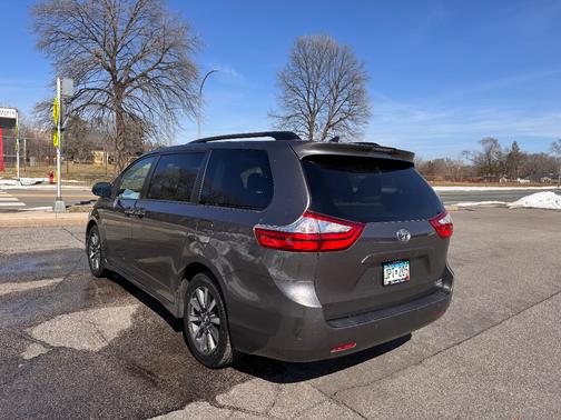 2019 Toyota Sienna Limited