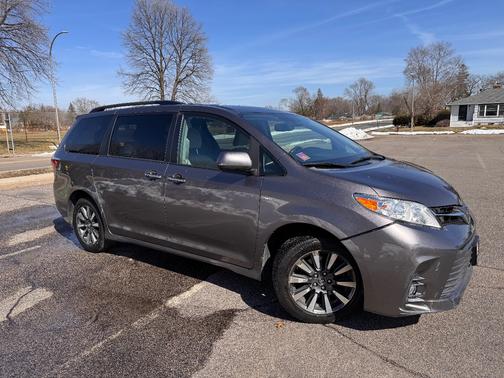 2019 Toyota Sienna Limited