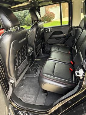 Black 2022 Jeep Wrangler Unlimited Rubicon